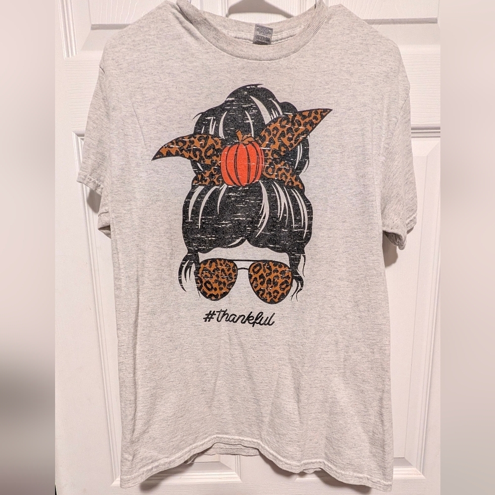 Gildan Gray Thankful Pumpkin Leopard Graphic Tee Fall Shirt M Pumpkin Casual - Picture 1 of 7
